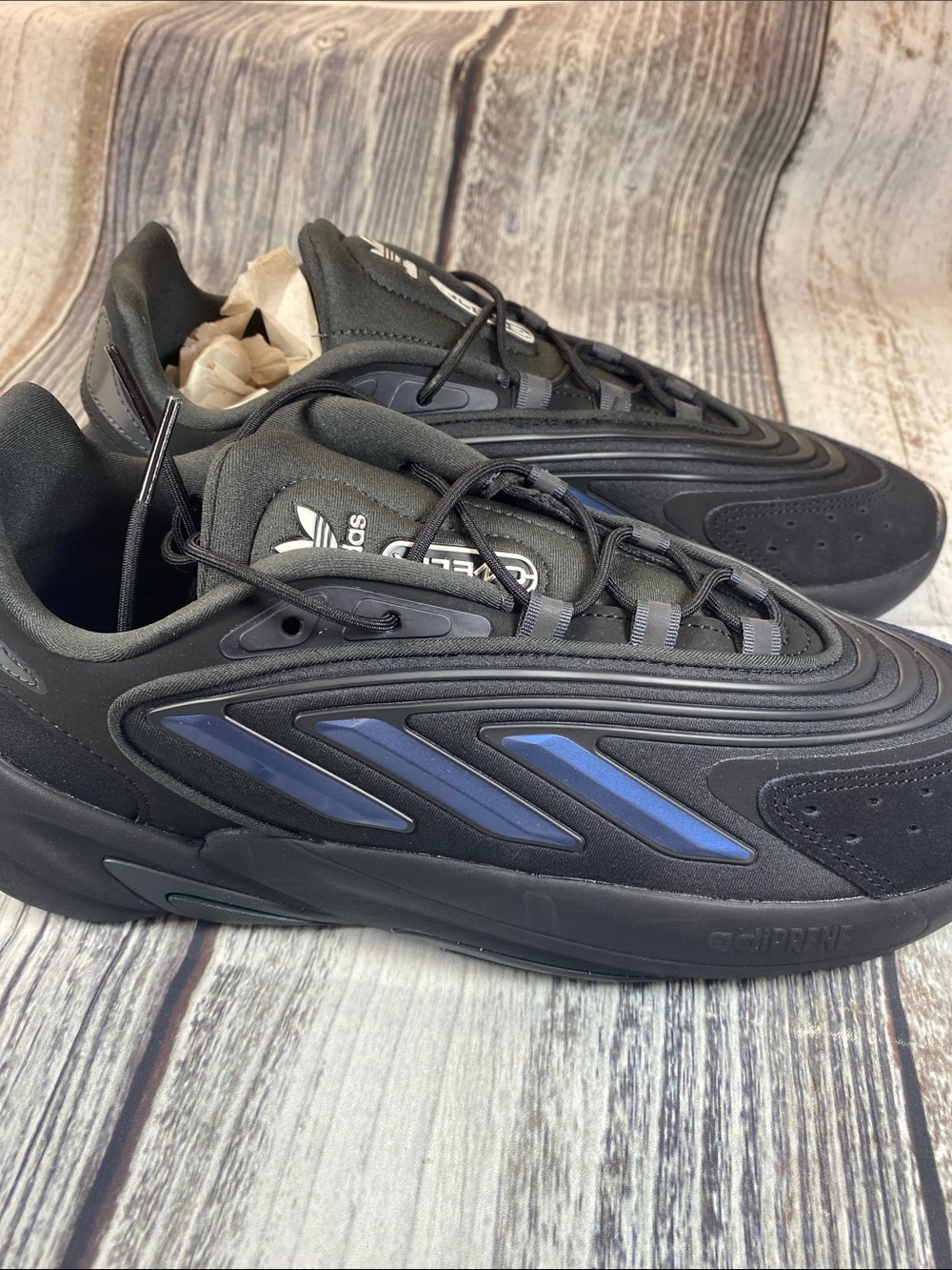 Adidas Ozelia Triple Black Carbon Men’s Sneakers Size 9.5 NWT